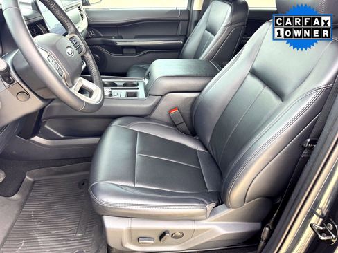 Used 2024 Ford Expedition XLT image 12