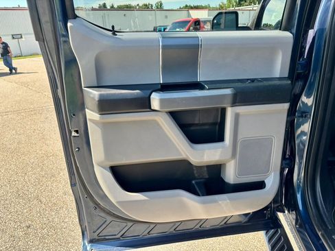 Used 2016 Ford F150 XLT w/ Equipment Group 302A Luxury AWD/4WD image 18