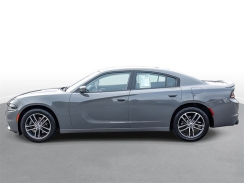 Used 2019 Dodge Charger SXT w/ Navigation & Travel Group image 5