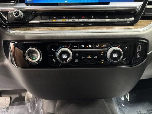 Used 2024 Chevrolet Silverado 1500 LT AWD/4WD image 22