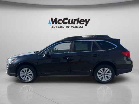 Used 2018 Subaru Outback 2.5i Premium image 2