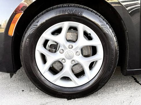 Used 2020 Chrysler Pacifica Limited FWD image 17