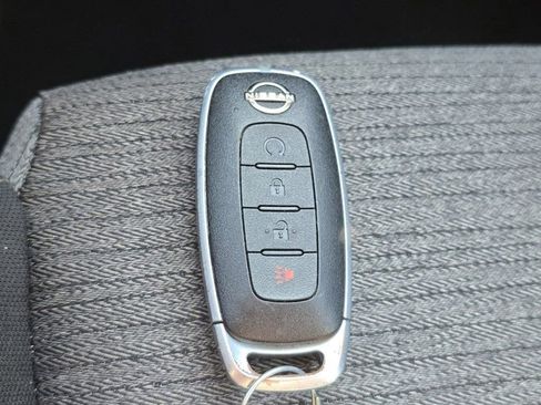 Used 2023 Nissan Rogue SV AWD/4WD image 48