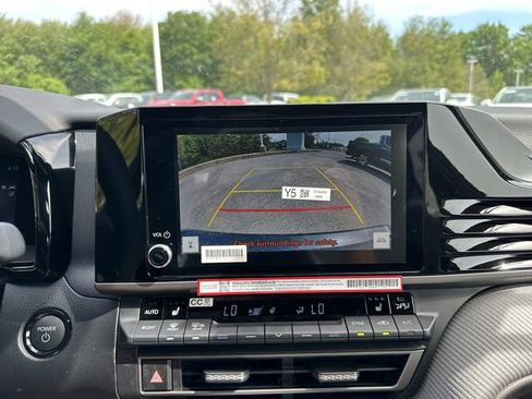 New 2026 Toyota Camry SE FWD image 32