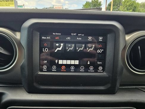 Used 2018 Jeep Wrangler Unlimited Sport S AWD/4WD image 39
