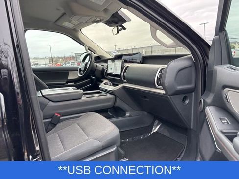 Certified 2025 Ford Expedition Active AWD/4WD image 10