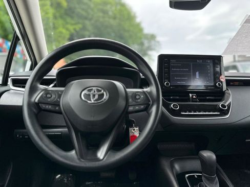 Used 2022 Toyota Corolla LE FWD image 10