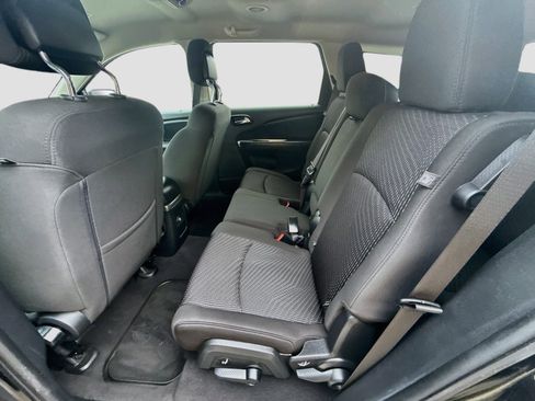 Used 2019 Dodge Journey SE w/ Connectivity Group FWD image 20