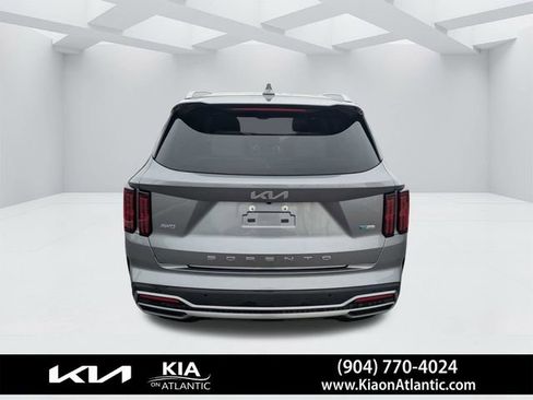 Used 2022 Kia Sorento SX image 4