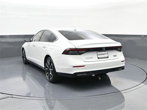 Used 2024 Honda Accord Touring image 8