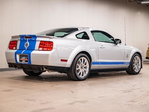 Used 2009 Ford Mustang Shelby GT500 RWD image 5