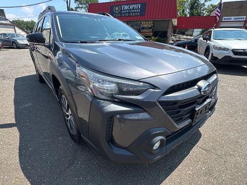 Used 2023 Subaru Outback Premium AWD/4WD image 3