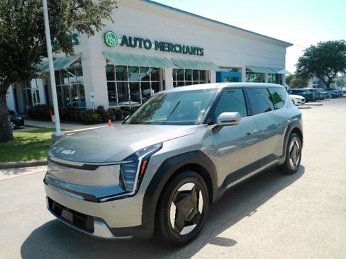 Used 2024 Kia EV9 Light Long Range RWD image 1