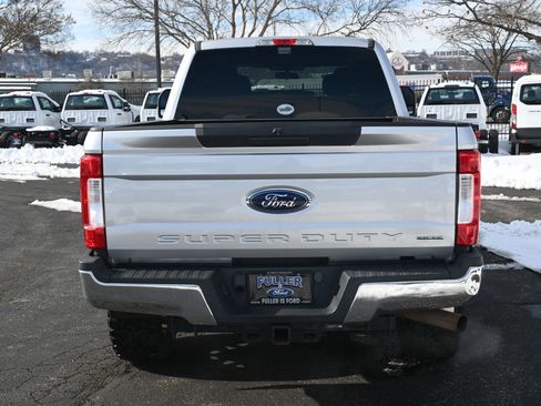 Used 2017 Ford F250 XLT image 3