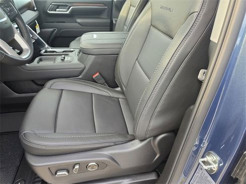 New 2026 GMC Sierra 2500 Denali w/ Denali Reserve Package image 18