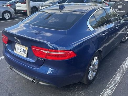 Used 2017 Jaguar XE Premium image 6