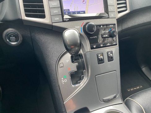 Used 2015 Toyota Venza XLE image 38
