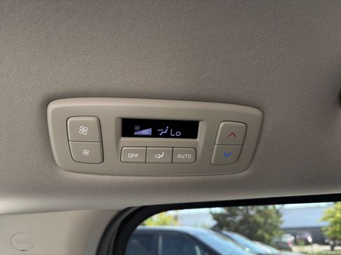 Used 2026 Kia Carnival FWD image 24