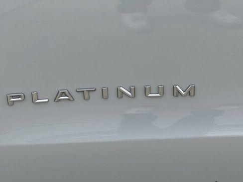 Used 2025 Ford Expedition Platinum AWD/4WD image 10