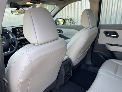 Used 2023 Nissan Rogue SL w/ SL Premium Package image 28