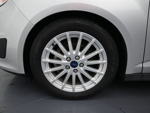 Used 2016 Ford C-MAX SE w/ Equipment Group 201A FWD image 9