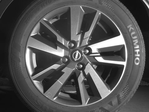 Used 2025 Nissan Versa SV image 14