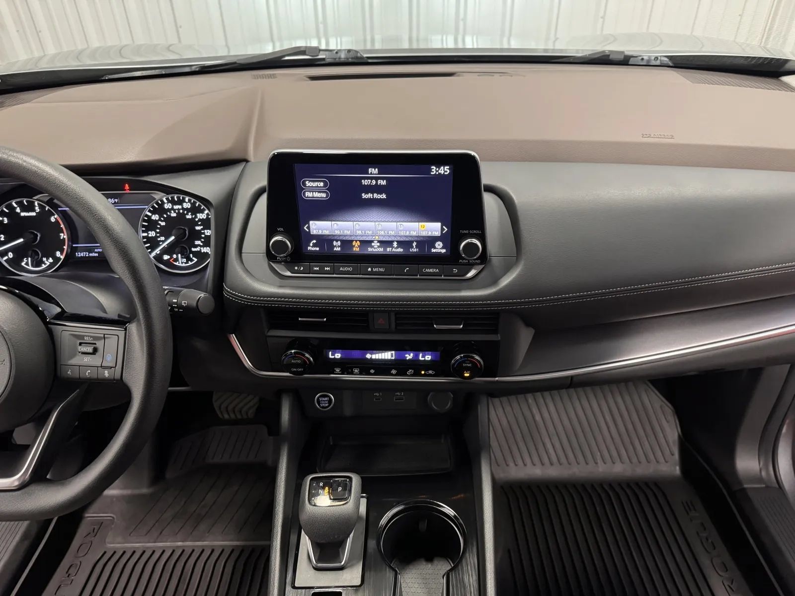 Used 2023 Nissan Rogue SV AWD/4WD image 28