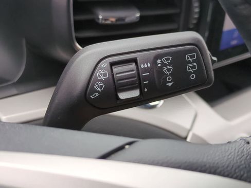 Used 2024 Ford Explorer XLT w/ Equipment Group 202A AWD/4WD image 25