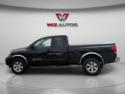 Used 2014 Nissan Titan SV w/ SV Value Truck Package AWD/4WD image 2
