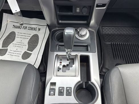Used 2019 Toyota 4Runner SR5 Premium AWD/4WD image 17