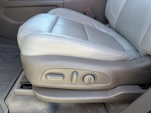 Used 2021 Chevrolet Traverse Premier image 45