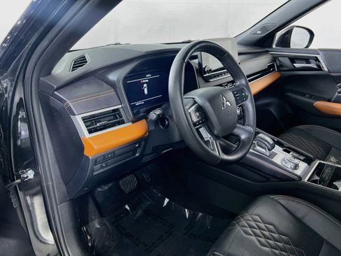 Used 2023 Mitsubishi Outlander SEL 40th Anniversary AWD/4WD image 9