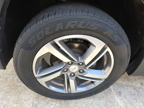 Used 2020 GMC Terrain SLT w/ Preferred Package image 14