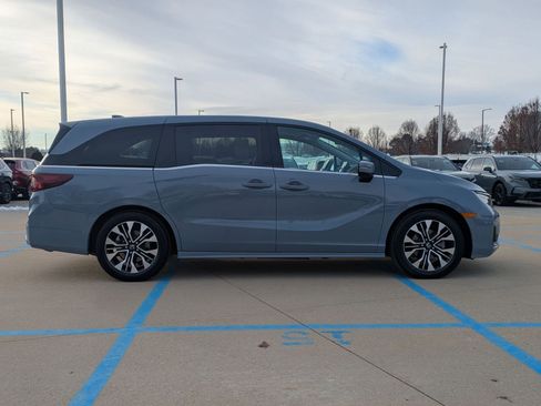 Certified 2025 Honda Odyssey Elite image 5