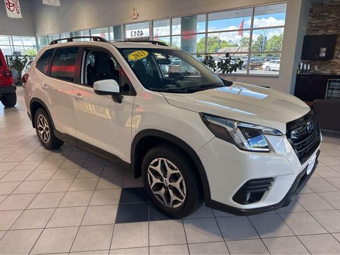 Used 2023 Subaru Forester Premium AWD/4WD image 1