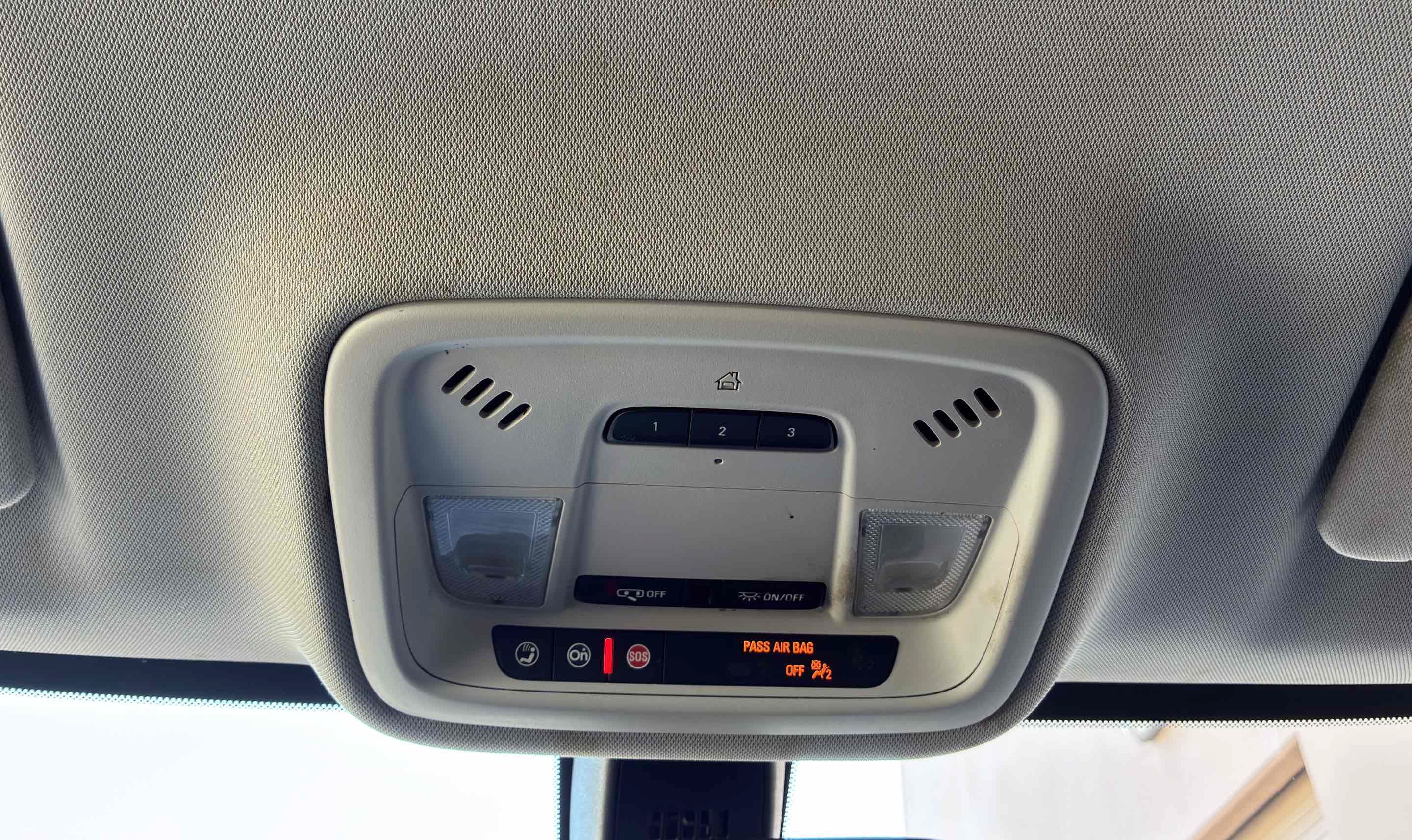 Used 2020 Chevrolet Traverse LT FWD image 30