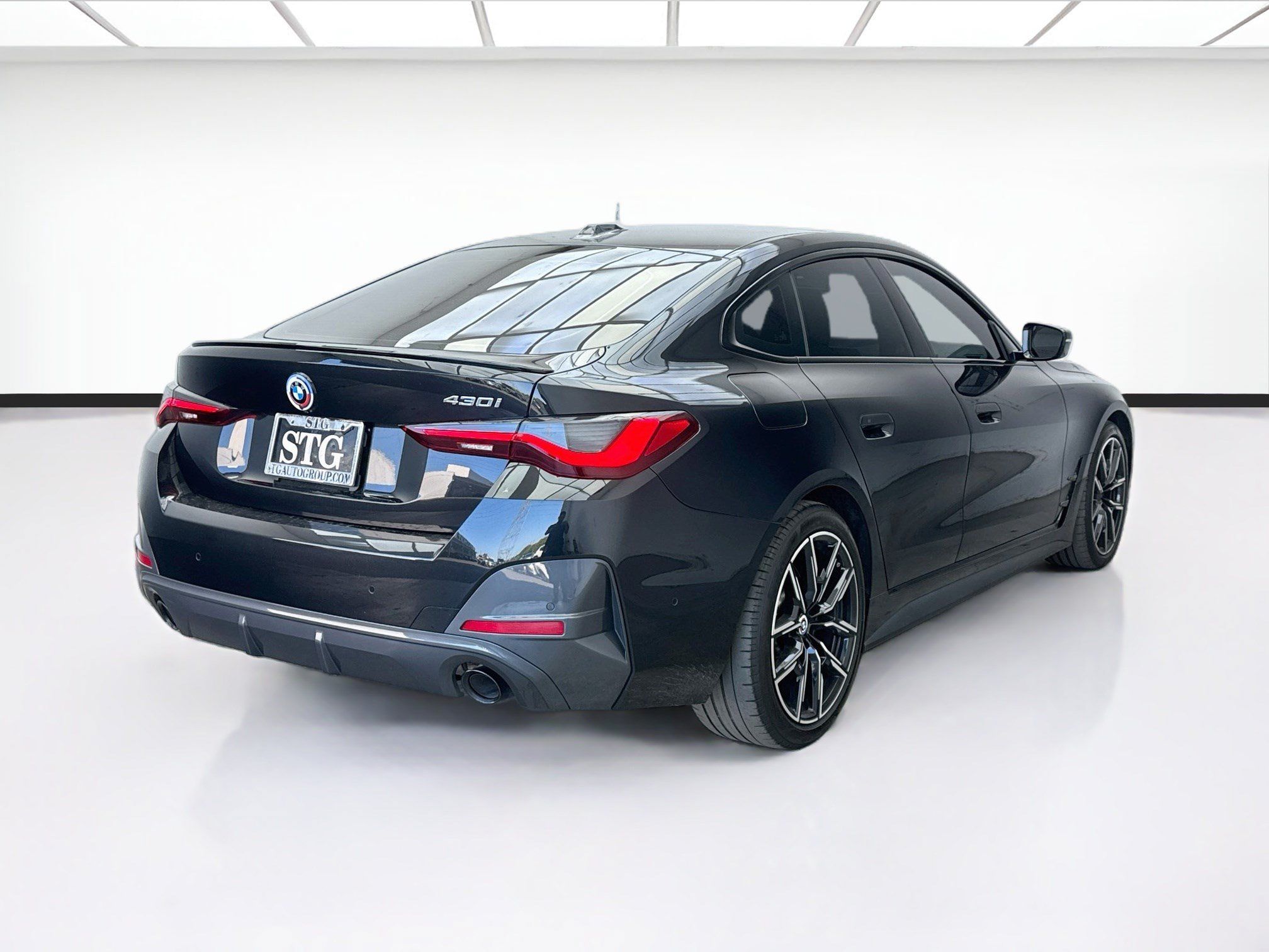 Used 2023 BMW 430i Gran Coupe w/ M Sport Package RWD image 4