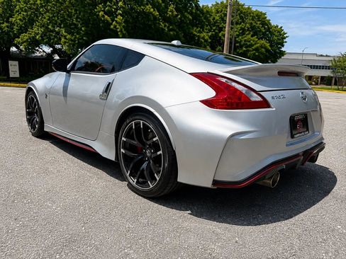 Used 2016 Nissan 370Z NISMO RWD image 6