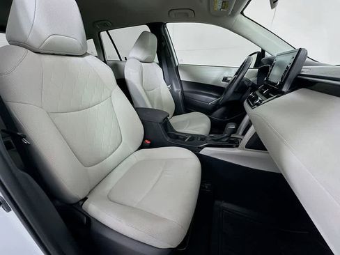 Used 2022 Toyota Corolla Cross LE image 15