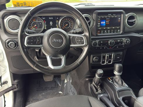 Used 2021 Jeep Wrangler Unlimited Sahara w/ Uconnect 4C Nav & Sound Group AWD/4WD image 13