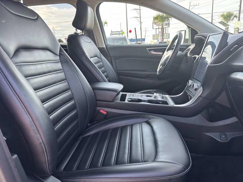 Used 2024 Ford Edge SEL image 11