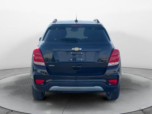 Used 2022 Chevrolet Trax LT w/ LT Convenience Package image 4