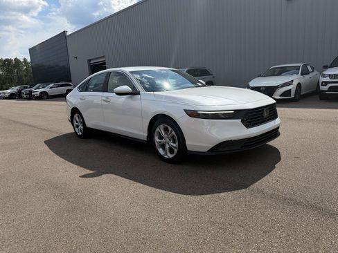 Used 2023 Honda Accord LX image 3