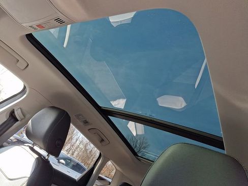 New 2026 Volkswagen Taos SEL image 7