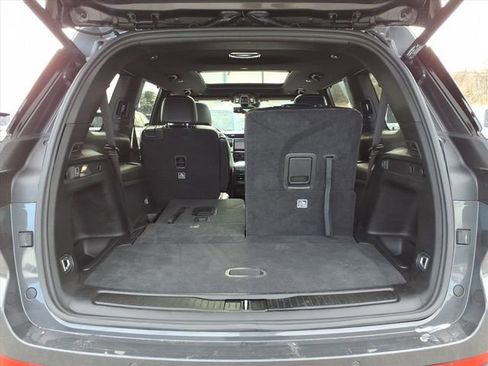 Used 2024 Jeep Grand Cherokee L Limited w/ Luxury Tech Group II image 5