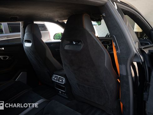 Used 2023 Lamborghini Urus Performante AWD/4WD image 39