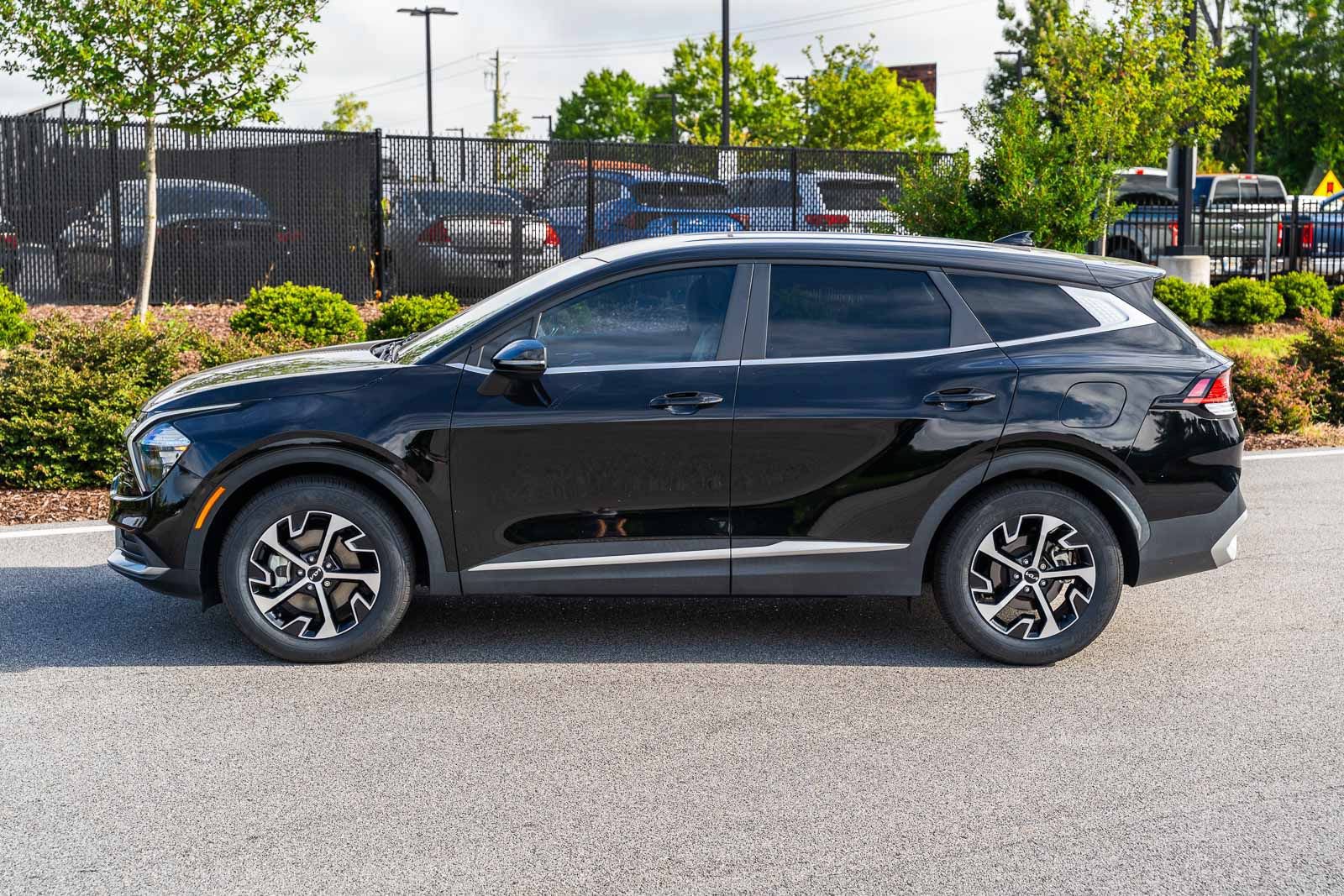 Used 2023 Kia Sportage EX FWD image 4