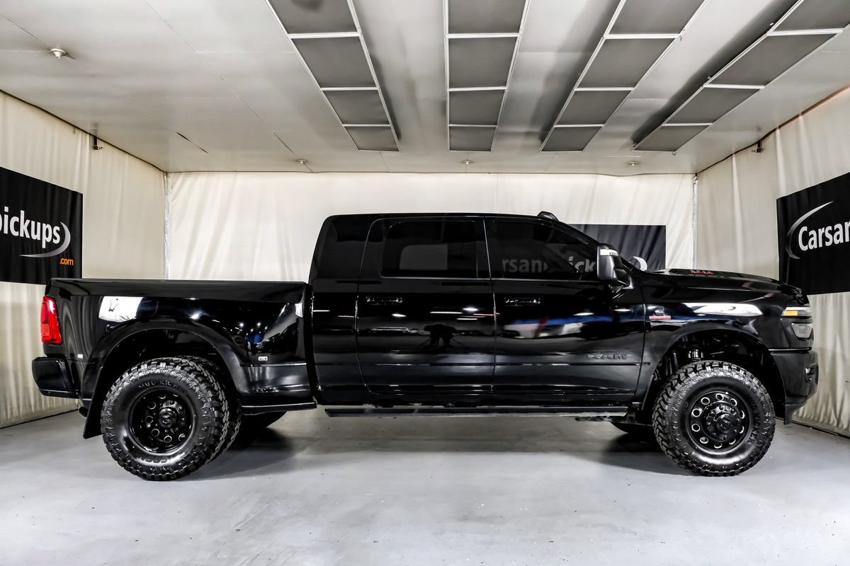 Used 2025 RAM 3500 Laramie AWD/4WD image 5