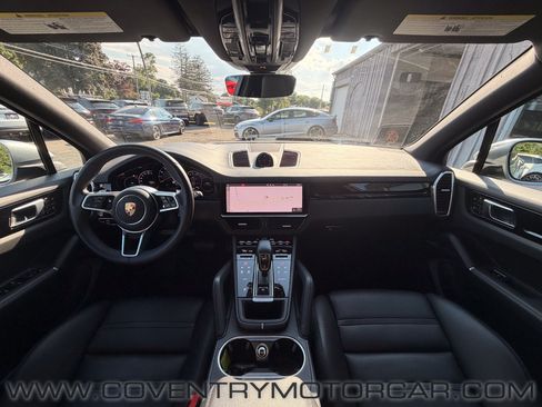Used 2021 Porsche Cayenne AWD/4WD image 27