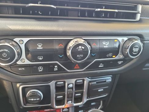 Used 2024 Jeep Wrangler Unlimited Rubicon AWD/4WD image 25